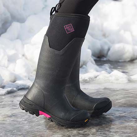 Women's arctic ice top mid muck boots