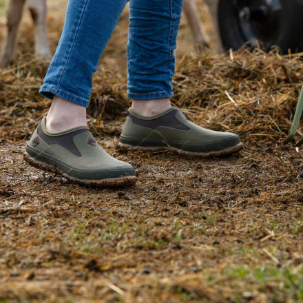 Men's muck top slip on shoes