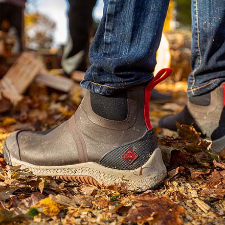 Mens slip on muck new arrivals boots