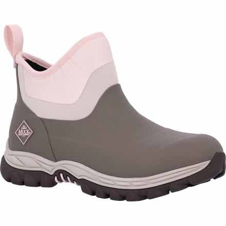 Womens ankle deals muck boots