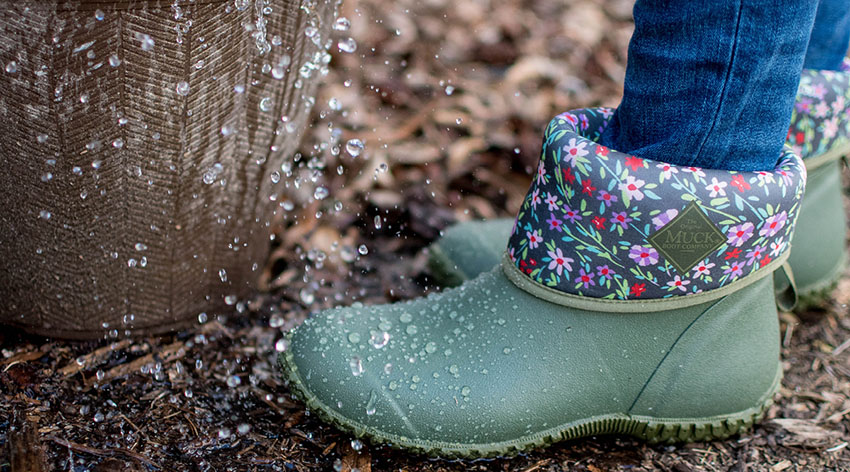 Women's garden boots with floral pattern